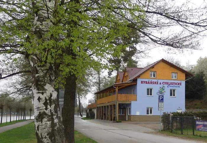 Pensionat Terasa Pri Rybarskem A Cyklistickem Centru *